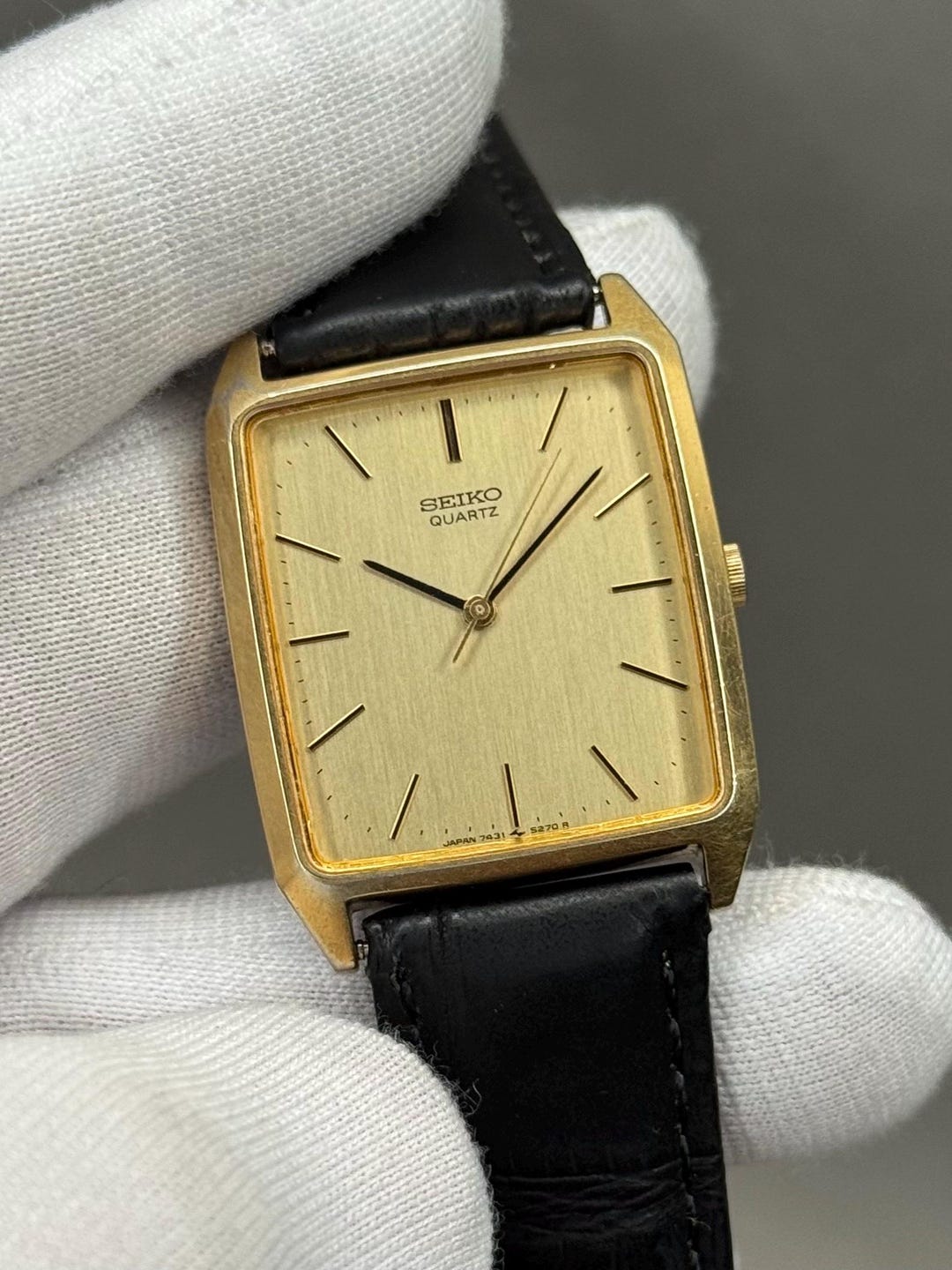 Rare Seiko Chariot Quartz Golden Dial Ref : 7431-5210 Tank Shape