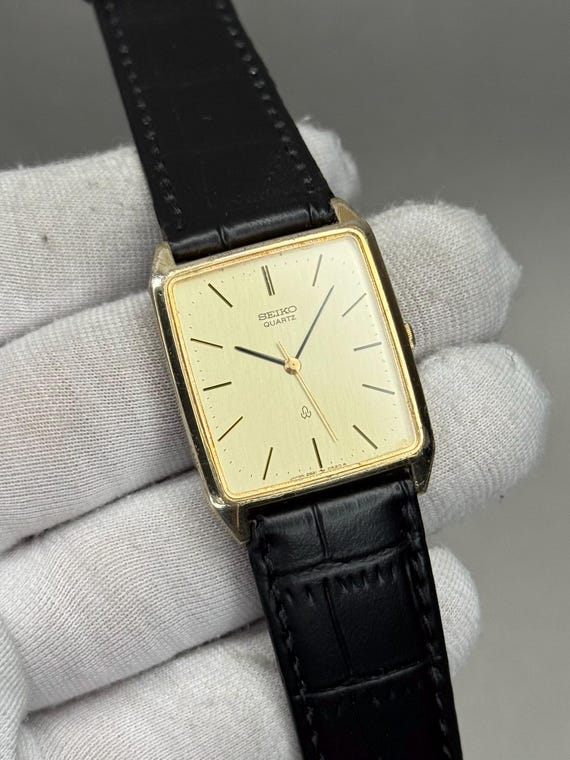 Vintage Seiko Chariot 2621-5240 Gold Dial Tank Quartz Men