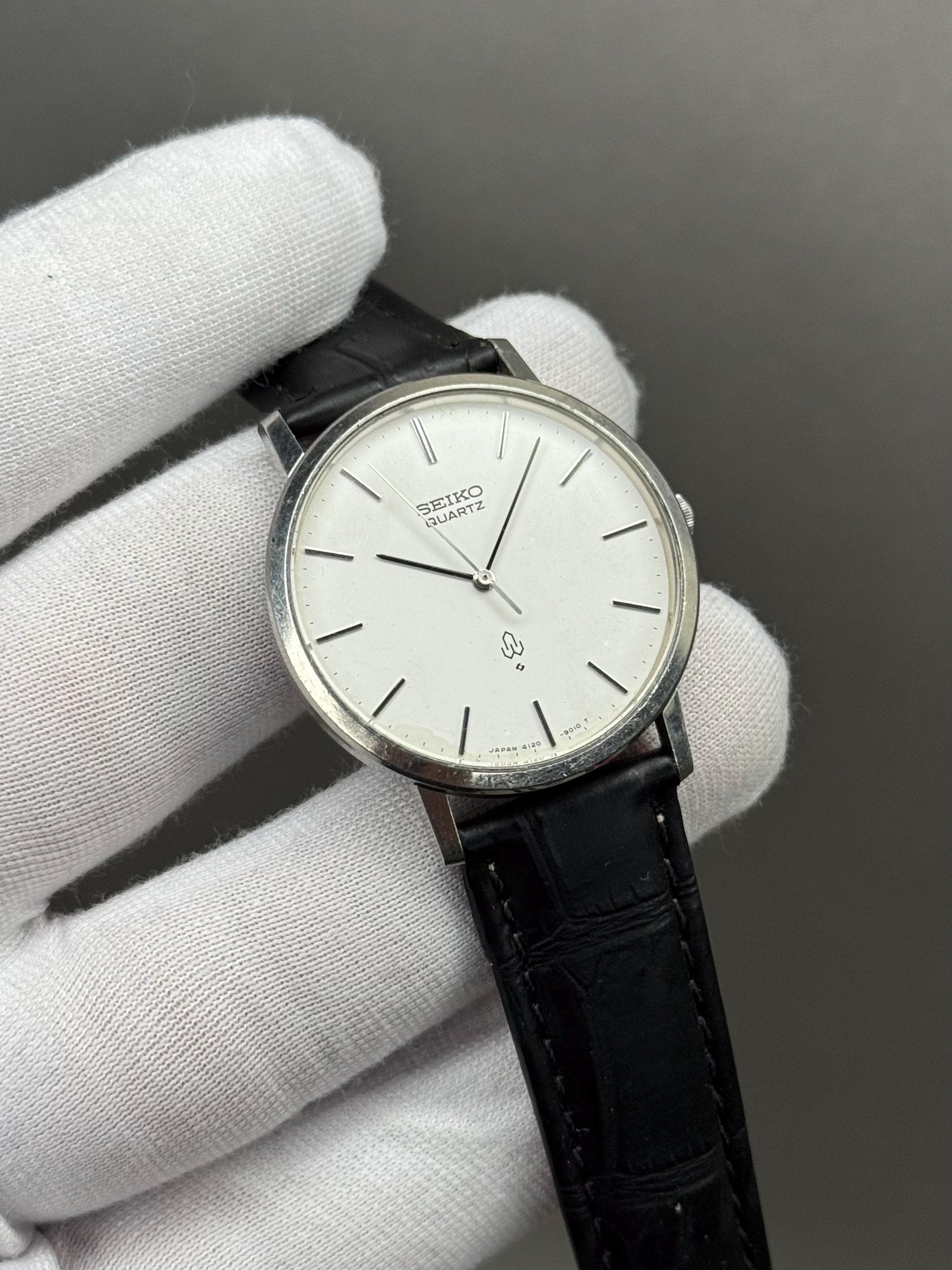 Rare SEIKO Quartz 4120-9010 Quartz Silver White Dial - Men's Watch