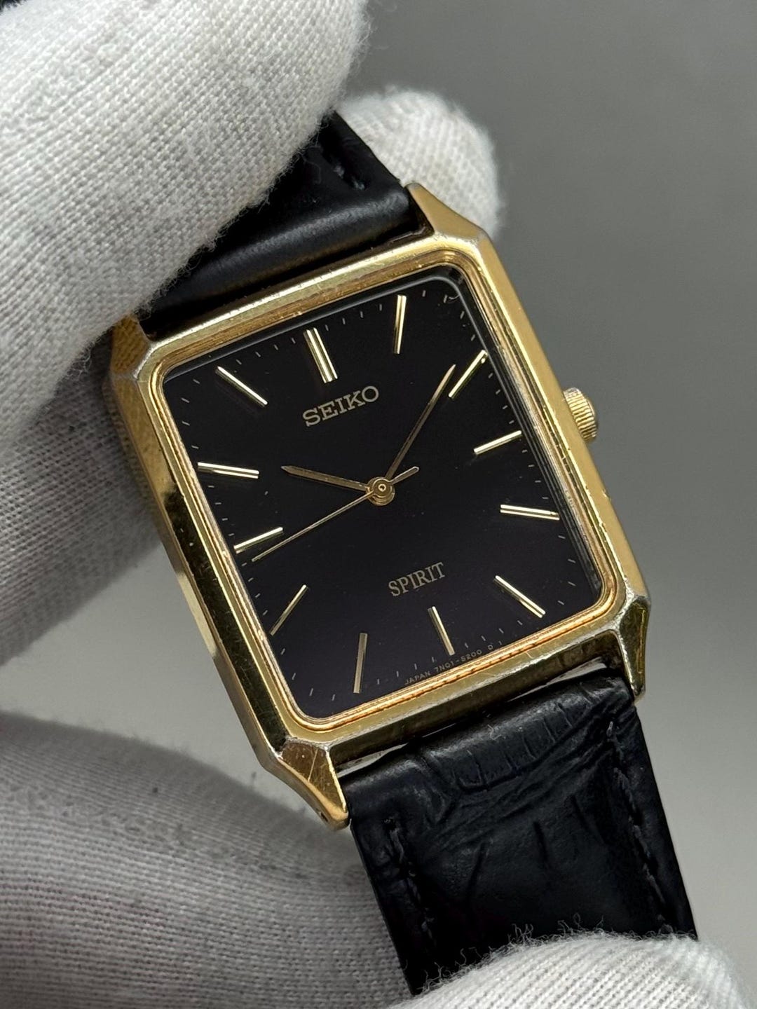 Vintage SEIKO Spirit 7N01-5030 Square Black Tank 25mm Japanese