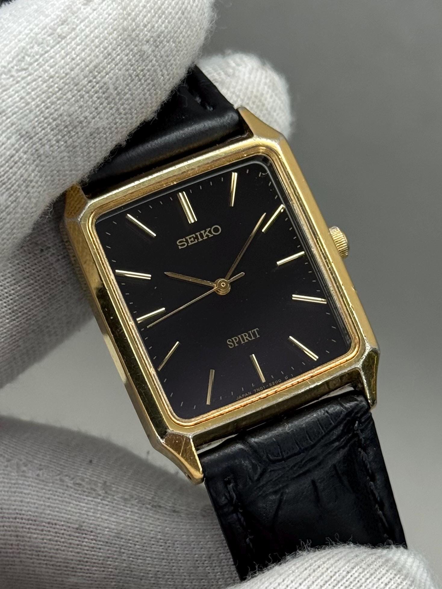Vintage SEIKO Spirit 7N01-5030 Square Black Tank 25mm Japanese