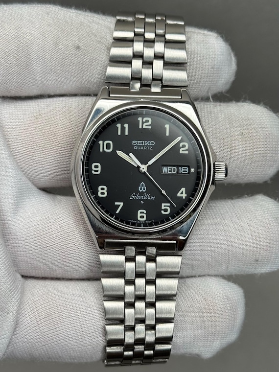 Rare Seiko Silverwave 8229-7000 Classics Round Shape Black Dial