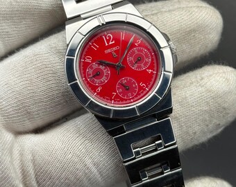 Seiko Lukia 5Y89-0B30 Women's Watch – 33mm Red Dial | Silver-tone