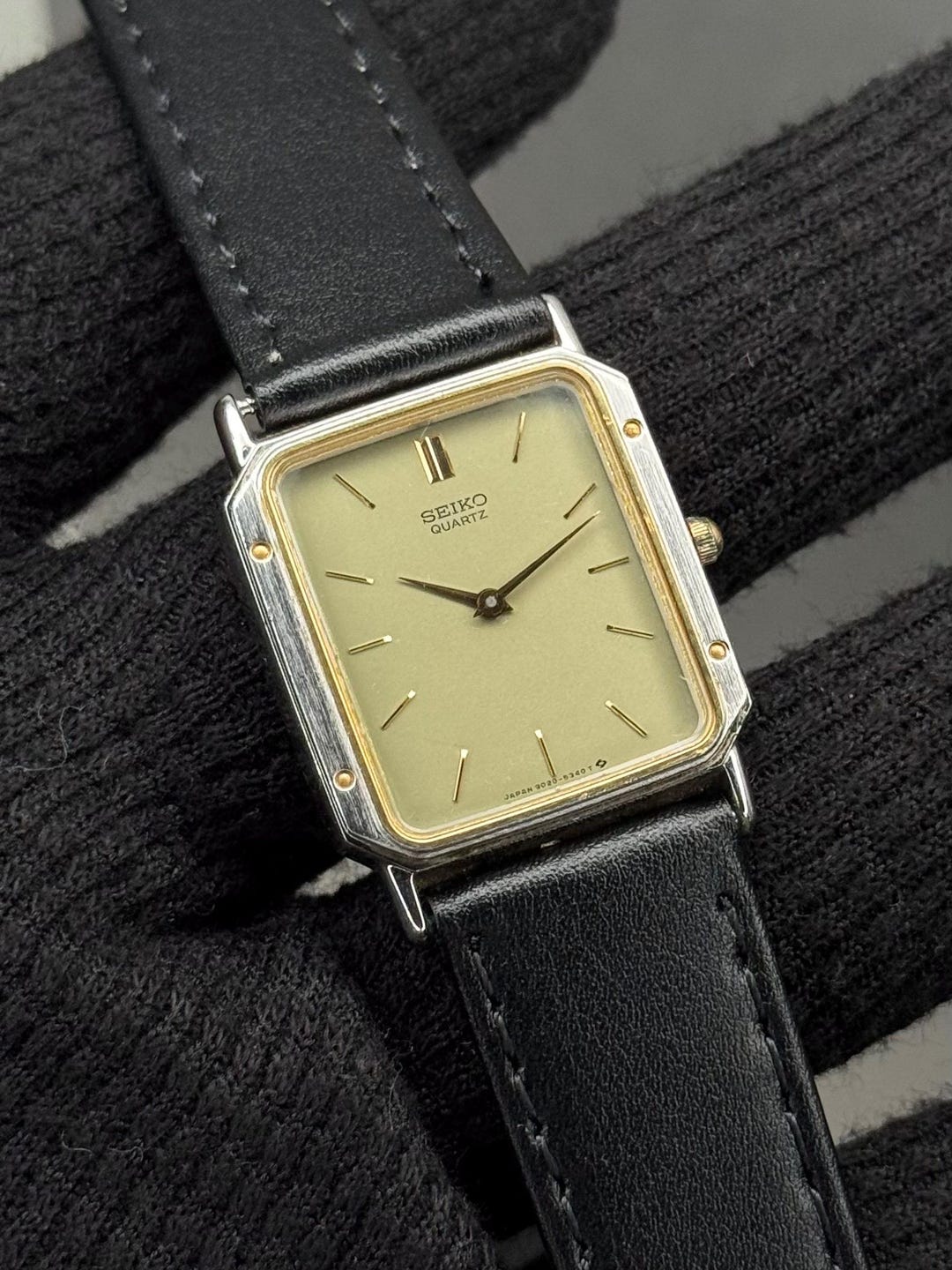 Vintage Seiko Tank Quartz 9020-5250 Golden Square Quartz Dress
