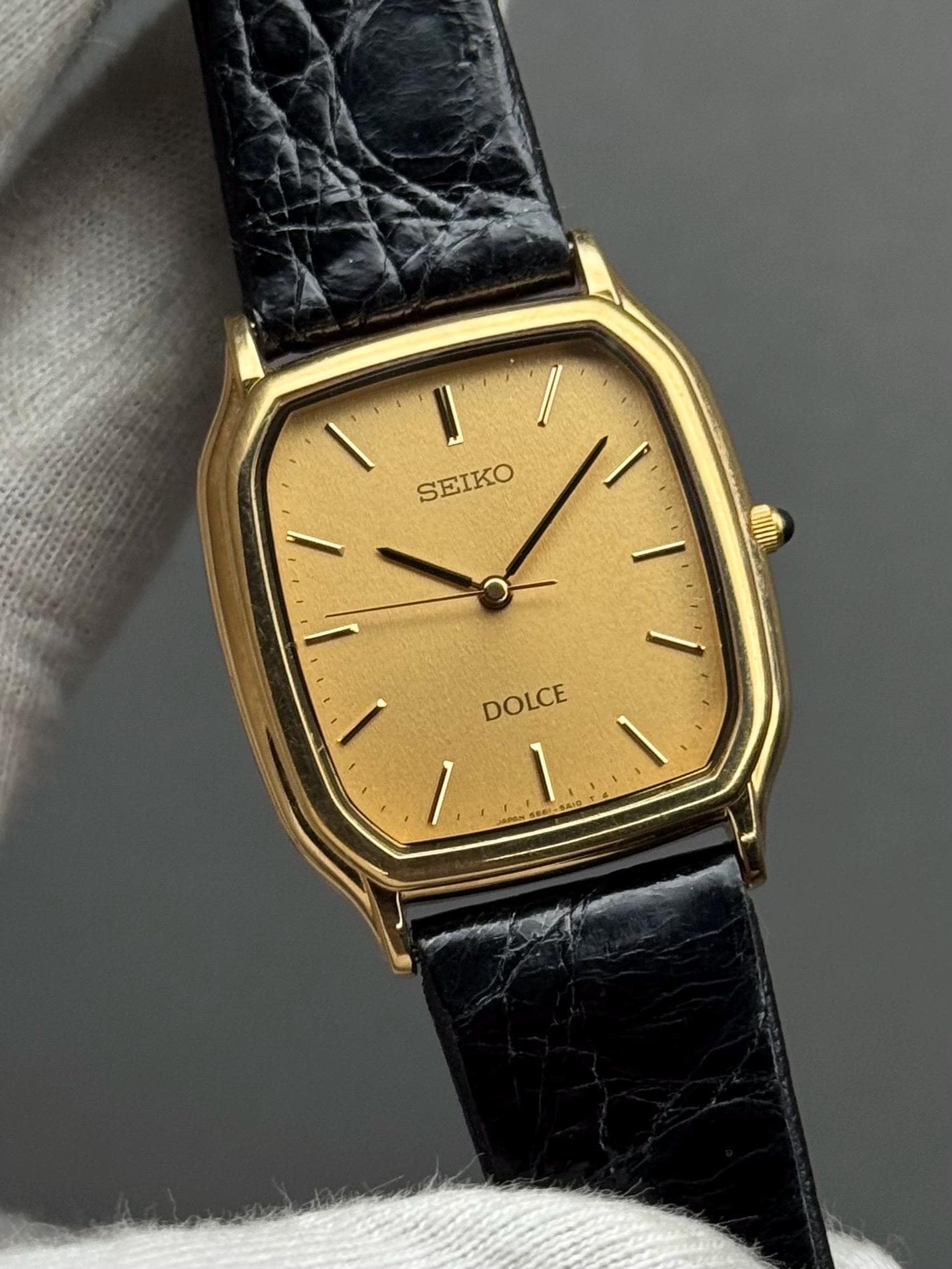 Vintage Seiko Dolce: Gold Square Case, Men's Dress Watch - Etsy Canada