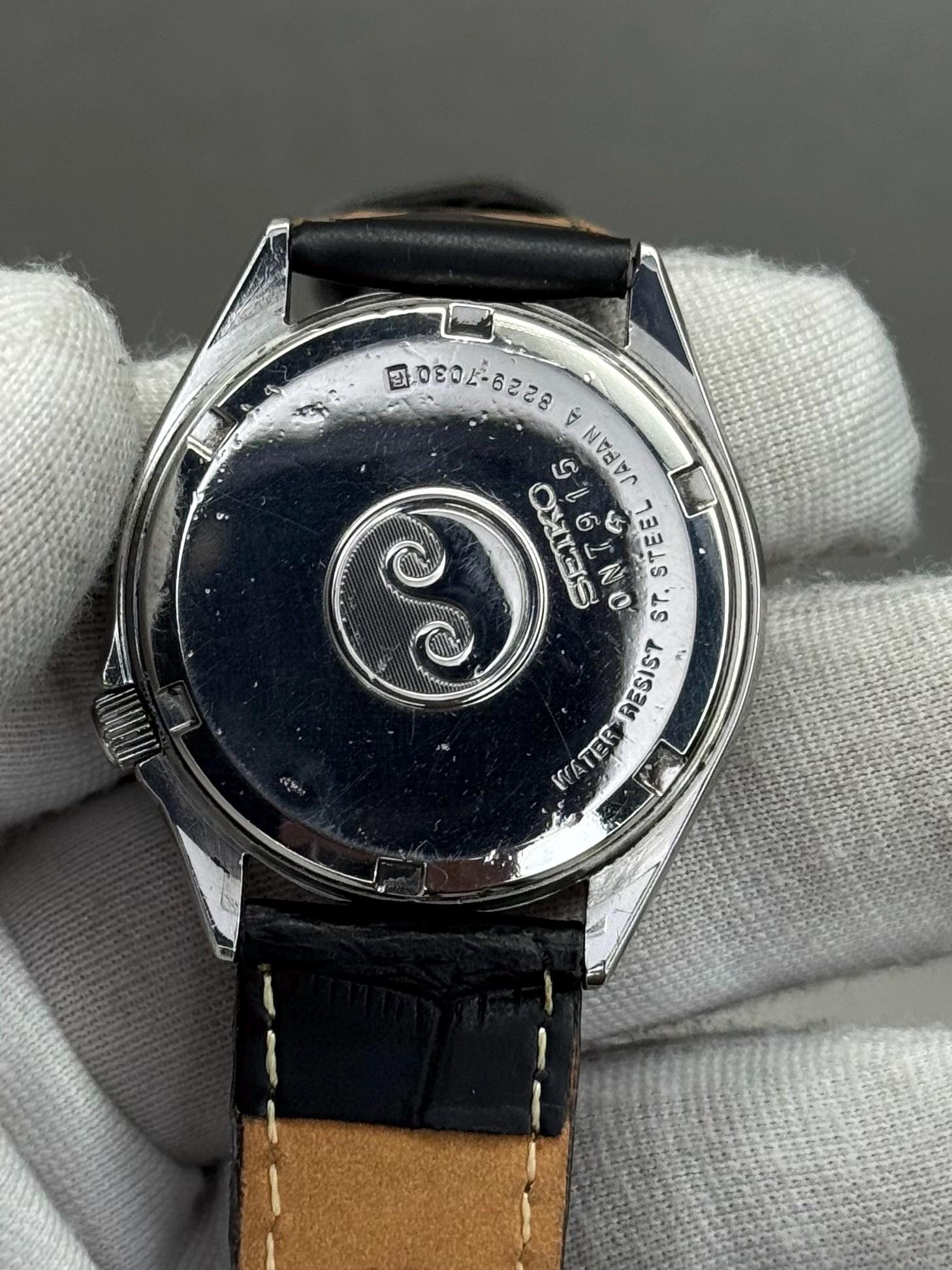 Rare Seiko Silverwave 8229-7030 Classics Round Shape Silver Dial
