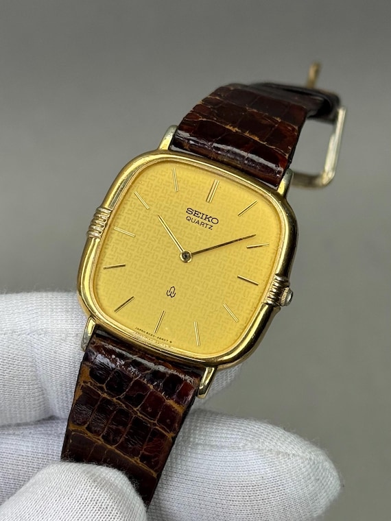 Rare SEIKO Chariot 6020-5600 Quartz Tank Shape Vintage Men's Watch