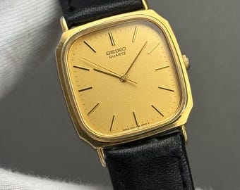 SEIKO SPIRIT 7N01-5210 QUARTZメンズクォーツ Seiko Spirit 7N01-5210 Analog Quartz Men Men'S Watch Vintage