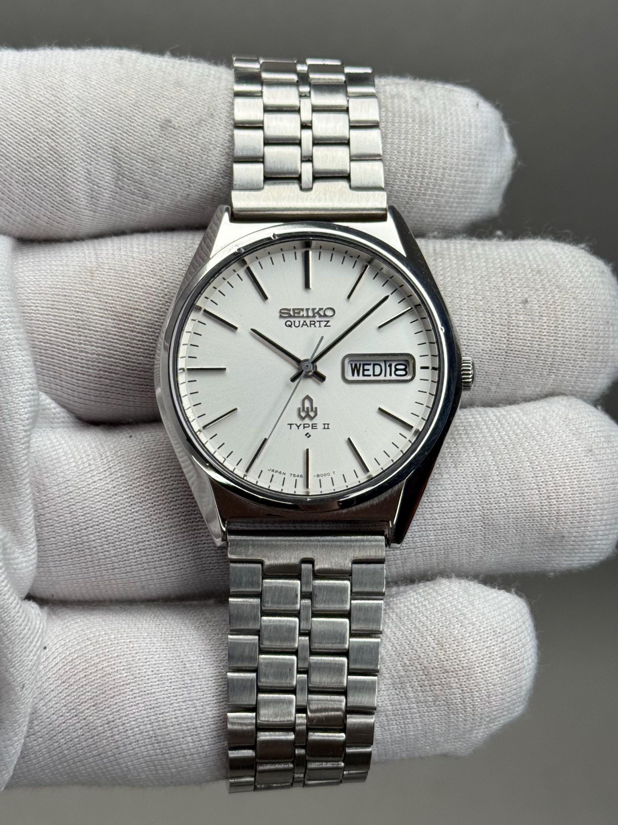 Vintage Seiko Type II 7546-8000 Quartz White Dial Japanese Silver