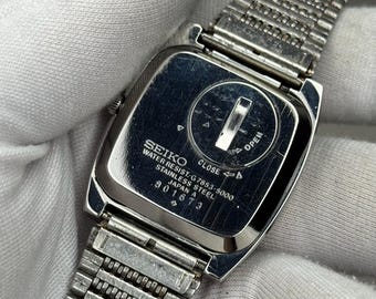 Rare Seiko Lord Quartz 7853-5000 - 1995 Japanese TV Shape White