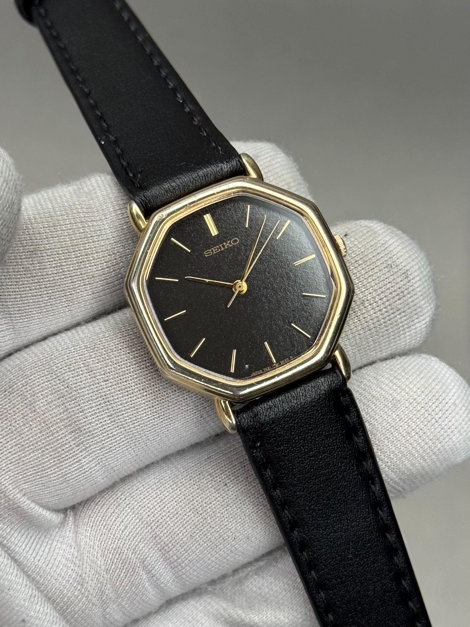 時計 SEIKO Chariot Sapphire Crystal Vintage Rare Seiko Chariot Quartz Black Dial Ref : 7431-5460 Hexagonal