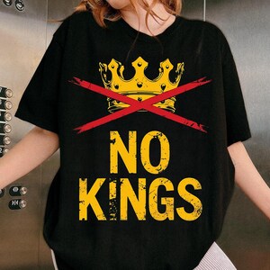 No Kings In America Pro Democracy Anti Monarchy Oligarchy png, Political Statement, Anti-MAGA, Protest Apparel, Resist Png