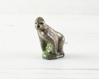 Wade Whimsies - Gorilla - Miniature Figurine 80s Animal