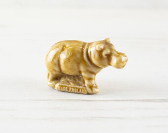 Wade Whimsies - hippopotumus - Miniature Figurine 80s