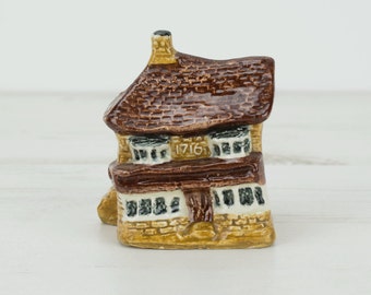 House Figurine Tey Pottery - Small - Miniature - Ornament - Decoration - Brick - Cottage - 1716