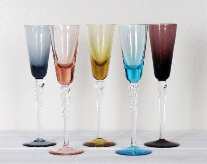 Vintage Rainbow Glasses Drinking Barware Wine Twisted Stem Yellow Pink