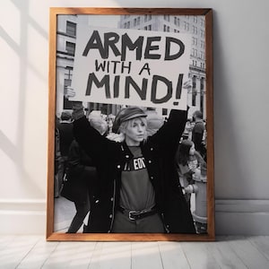 Poster &quot;Armed With a Mind&quot;, stampa fotografica femminista, stampa murale di protesta femminile, bianco e nero, poster femminista, donne emancipate, decorazione per la cameretta delle ragazze