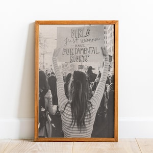 Art protestataire féministe : affiche sur les droits des filles, femmes autonomisées