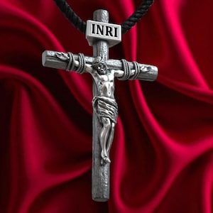 Jesus Christ Crucifix Pendant In 3D, Handmade Christian Catholic Cross Necklace In Silver, Religious Jewelry,Faith Gift For Mom Or Her