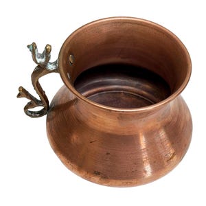 Pentola vintage mediorientale in rame con manico a serpente, recipiente figurato in ottone, piccolo calderone rustico, decorazione in metallo stile antico