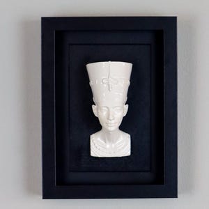Framed Nefertiti Sculpture White – Framed Decorative Wall Art