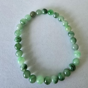 Natural Jadeite Jade Beaded Bracelet – Translucent & Icy Green