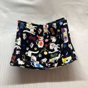 10" Meow Cats Medium Bowl Cozy, Microwave Safe, Machine Washable, Hot and Cold Bowl Holder, Kitties With Meow Words - Novelty Print