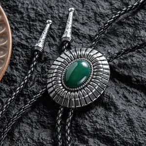 Wedding Bolo Tie, Green Stone Bolo Tie, Men's Necklace with Leather Cord, Western Cowboy Necktie, Perfect for Wedding Gift, Gift for Him