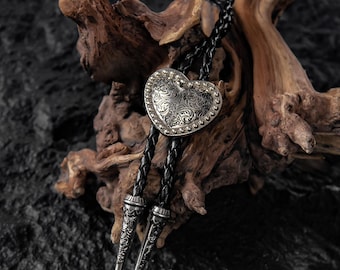 Corbata de bolo de boda, corbata de bolo de corazón de plata hecha a mano, corbata de bolo occidental, corbata de bolo para el día de San Valentín, accesorio de boda para ella