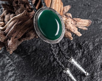 Vintage-Inspired Wedding Bolo Tie with Elegant Green Stone