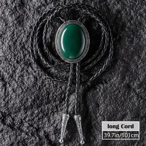 Wedding Bolo Tie, Cowboy Bolo Tie, Vintage-Inspired Bolo Tie with Elegant Green Stone, Green Stone Bolo Tie, Men&#39;s Necklace, Gift for Him