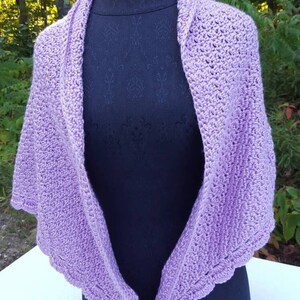 Lavender lilac hand crocheted shawl with moss stitching and scallop edging image 4