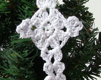 Crochet white Christmas holiday ornaments or gift tags