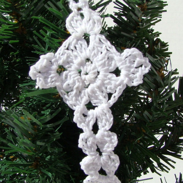 Crochet white Christmas holiday ornaments or gift tags