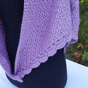 Lavender lilac hand crocheted shawl with moss stitching and scallop edging image 2