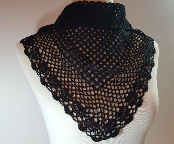 Victorian lace crochet collar, black lace bandana, crochet collar, handkerchief collar, bridesmaid accessory, boho chic accessory
