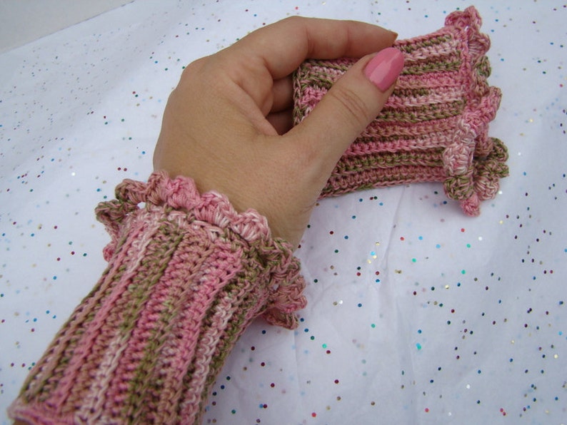 Crochet Cuff Wrist Warmer With Scalloped Edging in Multitude - Etsy