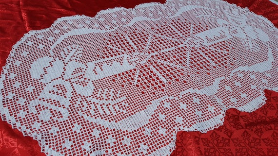 Christmas table runner, Christmas table centerpiece, wedding gift, crochet table runner, dining room tablecloth, french country decor