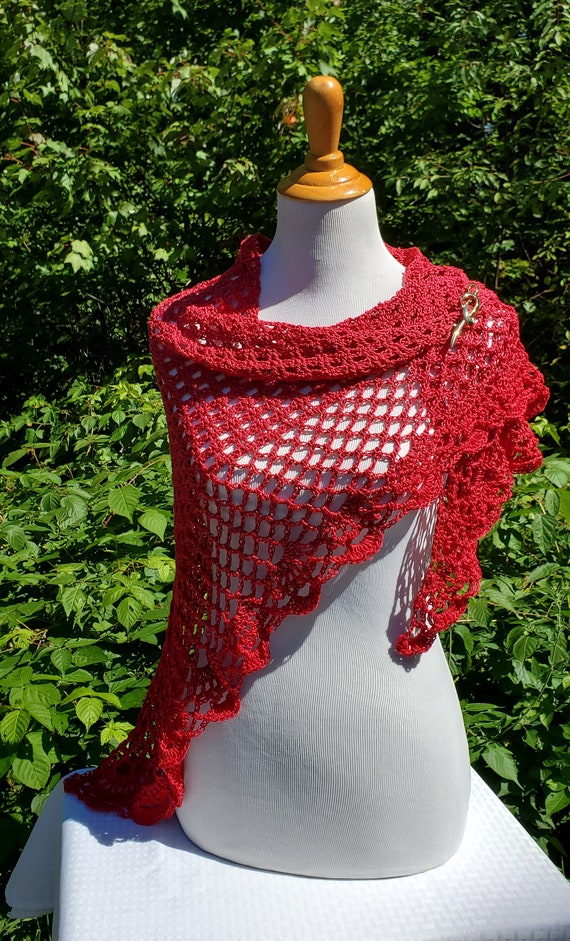 Beach wedding shawl, crochet lace shawlette, Mothers Day caplet, bridesmaids shawl, boho chic shawl, wedding cruise attire, red carpet shrug