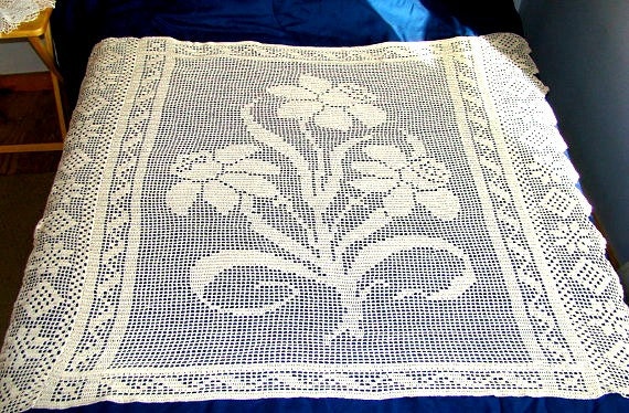 Crochet bedspread, twin-size bedspread, diningroom tablecloth, handmade crochet tablecloth, flower bedspread, flower tablecloth, RTS