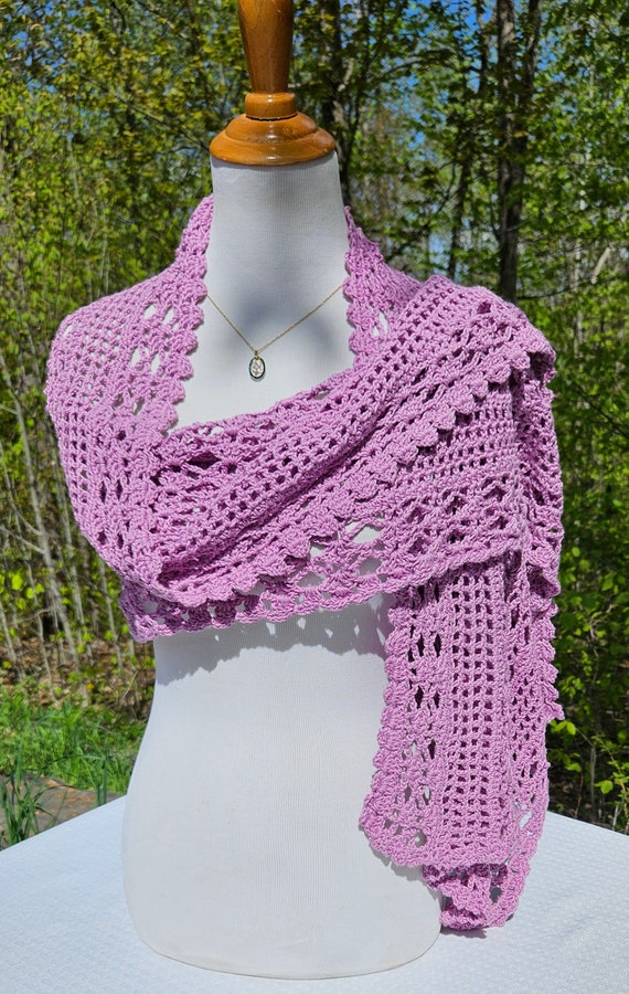 Lilac handmade shawl, wedding shawl, crochet shawl, openwork lace shawl, Victorian lace shawl, bridesmaids, beach summer wedding accessory