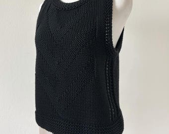 Top sin mangas de crochet negro vintage