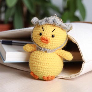 Crochet Duck Car Charm: Handmade Amigurumi Plush Keychain