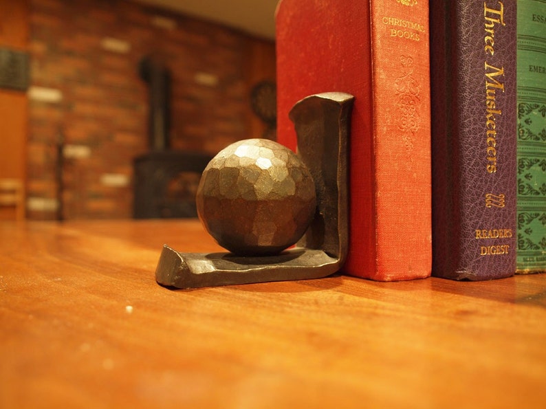 Pair of Forged Steel Ball Bookends Bild 1