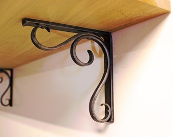 Traditional scroll ornate shelf bracket - Style 02