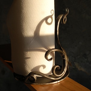 Ornate Paper Towel Holder Hand Forged by a Blacksmith Freestanding, Countertop afbeelding 3