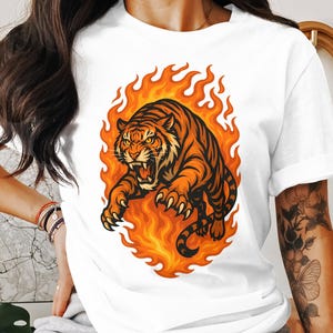 Ilustração de Tigre Flamejante: Arte de Tatuagem Rugindo (Download Digital PNG)