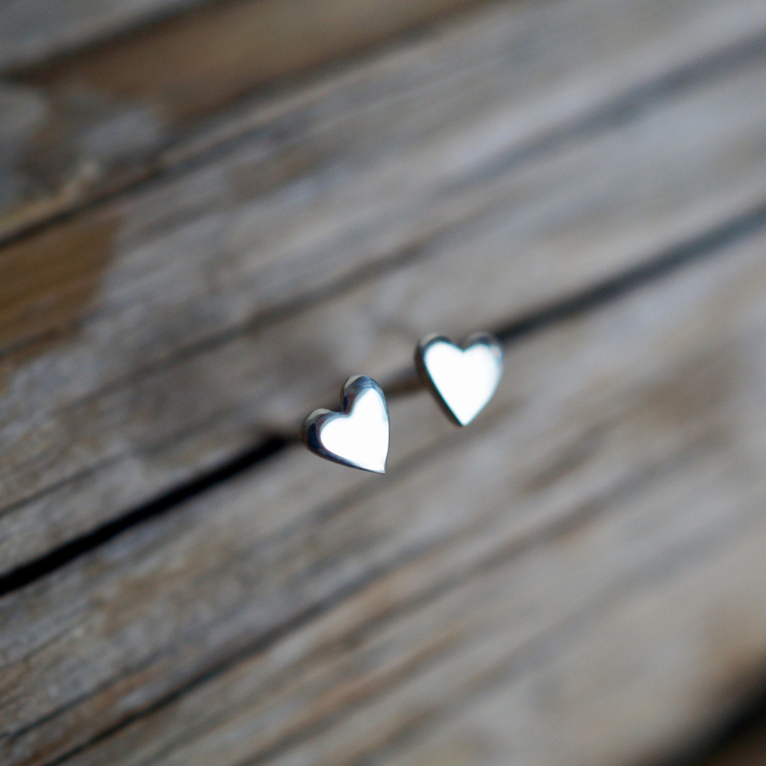 Pendientes Pequeños De Plata De Ley Con Forma De Corazón 