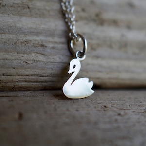 Pendentif Cygne en argent sterling - Délicat simple et féminin petit pendentif Idée-cadeau pour ballerine