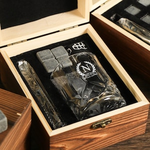 Personalized Whiskey Glass Set with Wooden Box, Gifts for Men，Groomsmen Gift, Groomsman Proposal, Boyfriend Gift, Gifts for Men